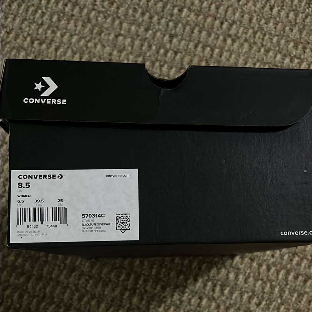 Converse Classic Black Box